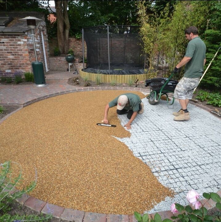 Instructions for laying a stone carpet