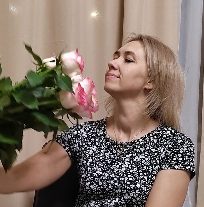 Irina Rozha, train cleaner